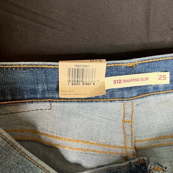 BRAND NEW Levi’s shaping super skinny - Picture 4 of 8